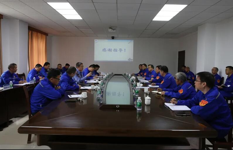 中國(guó)鋁業(yè)工作服定制款式圖片